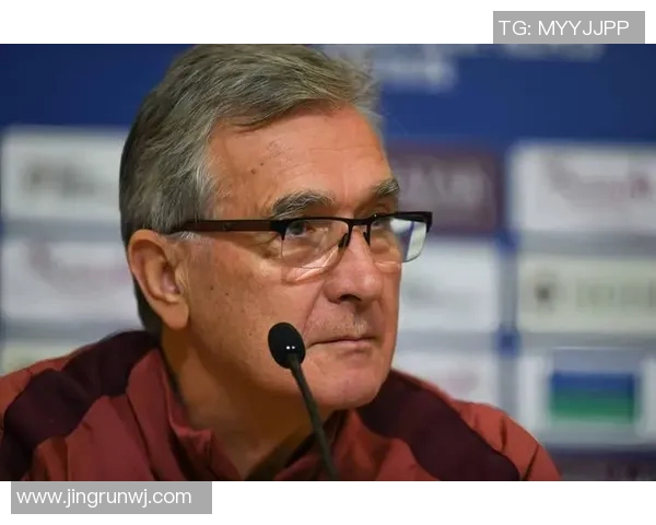 足球八卦社媒热议回应争议事件引发广泛关注 球迷观点分歧激烈