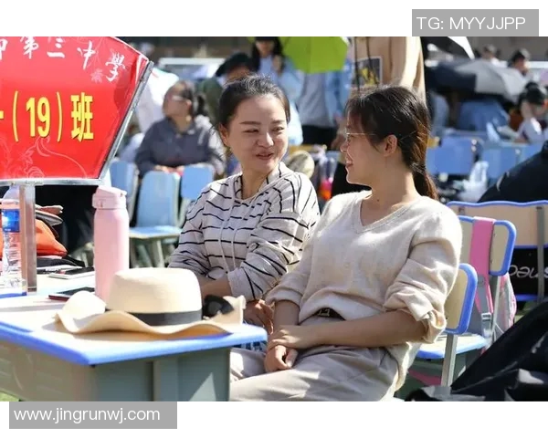 乒乓小将逆转世界冠军赢得胜利全场观众掌声雷动激情澎湃