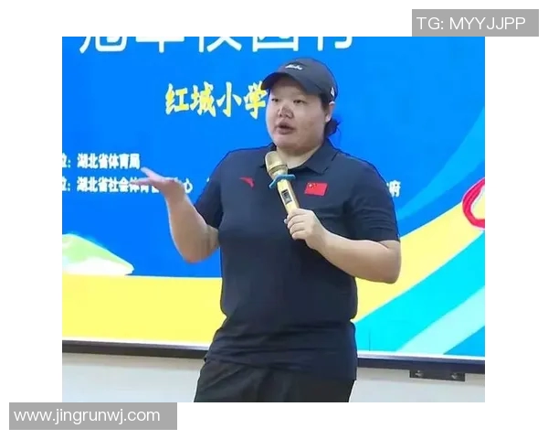 体操世界冠军退役后当上高校教师，分享人生经验